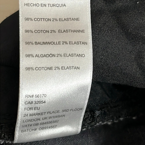 BDG Girlfriend High Rise Cropped Jeans in Washed Black - Size 31 - Picture 8 of 8